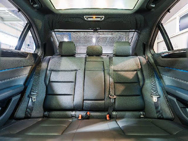 MERCEDES BENZ E CLAS 2013 Image 31