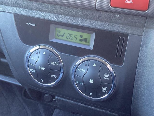 TOYOTA HIACE WAGON 4WD 2012 Image 31