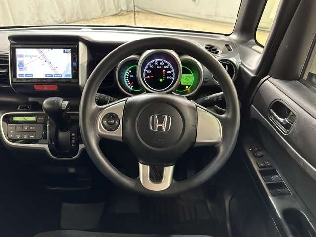 HONDA N BOX 2015 Image 31