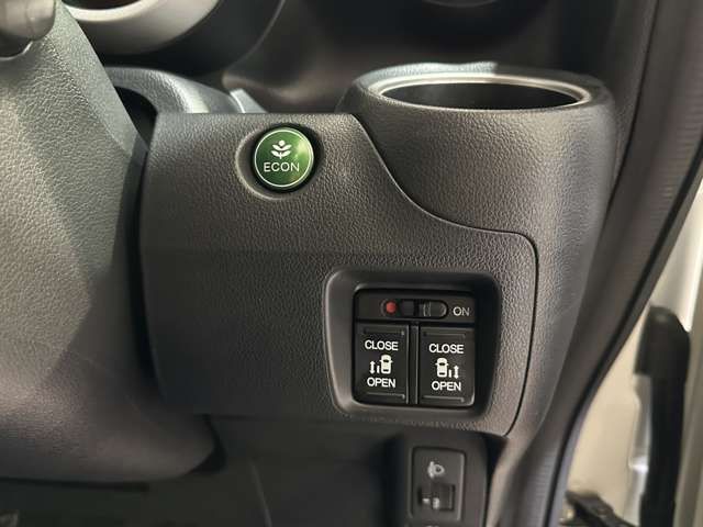 HONDA N BOX 2015 Image 31