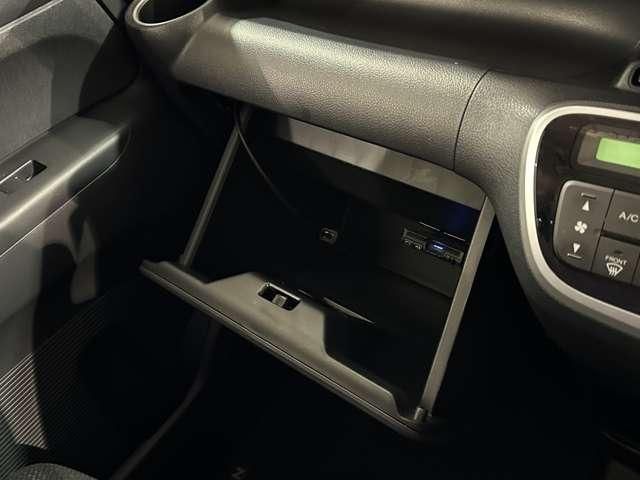 HONDA N BOX 2015 Image 31