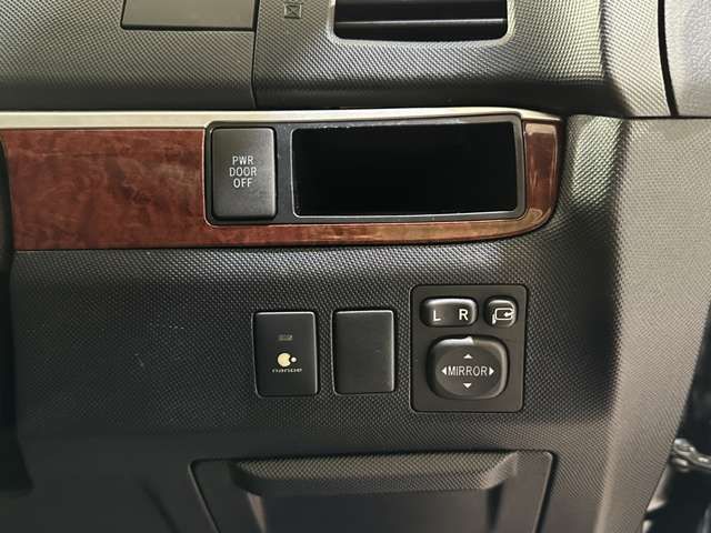 TOYOTA ESTIMA 2013 Image 31