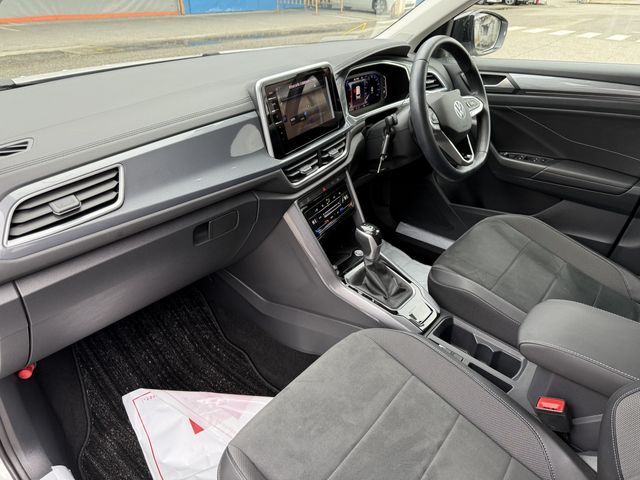 VOLKSWAGEN T-ROC 2022 Image 31