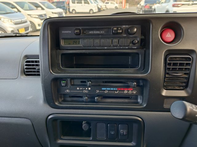 DAIHATSU HIJET CARGO 2015 Image 31