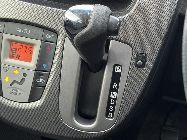 DAIHATSU MOVE CUSTOM 2013 Image 31