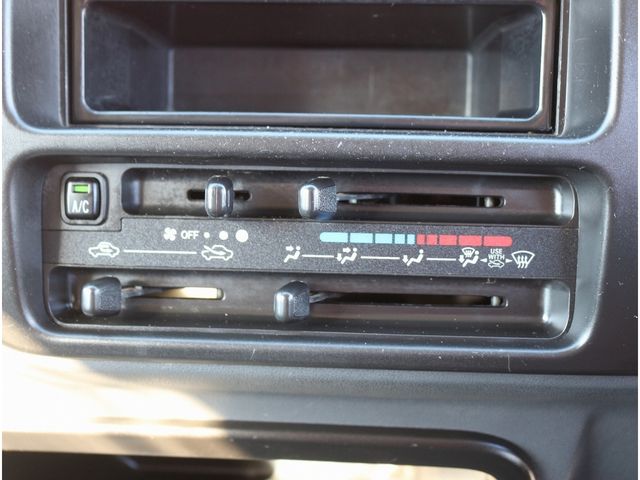 TOYOTA PIXIS TRUCK 2012 Image 31