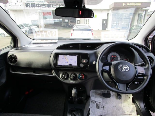 TOYOTA VITZ  4WD 2018 Image 31