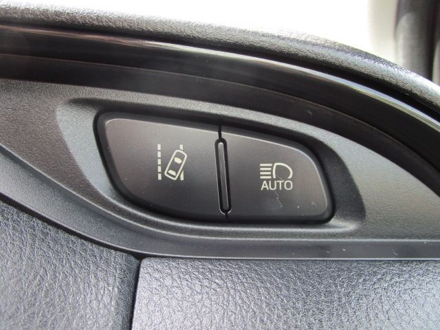 TOYOTA VITZ  4WD 2018 Image 31