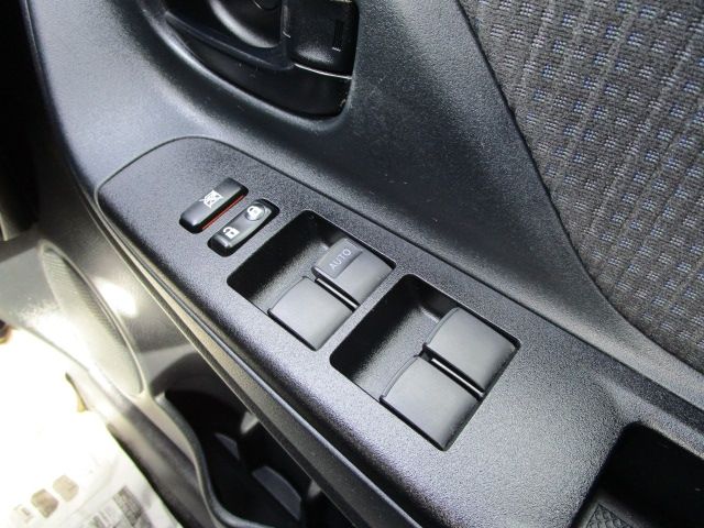 TOYOTA VITZ  4WD 2018 Image 31