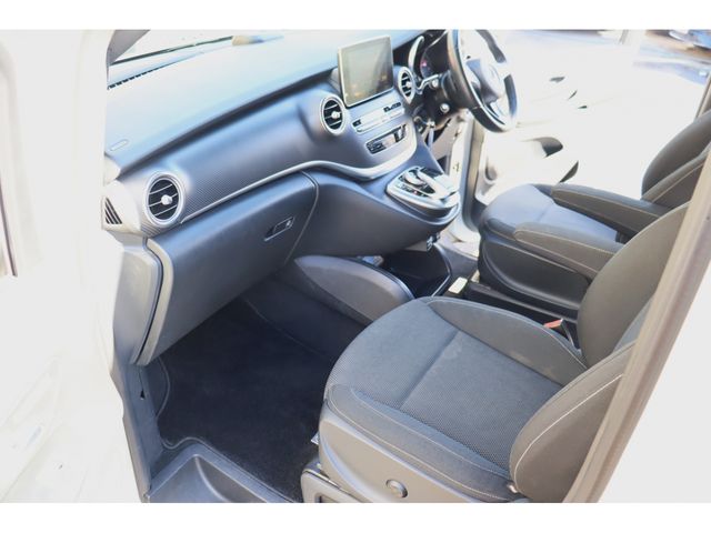 MERCEDES BENZ V CLAS 2018 Image 31