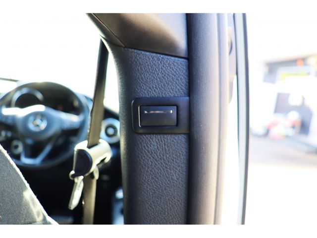 MERCEDES BENZ V CLAS 2018 Image 31