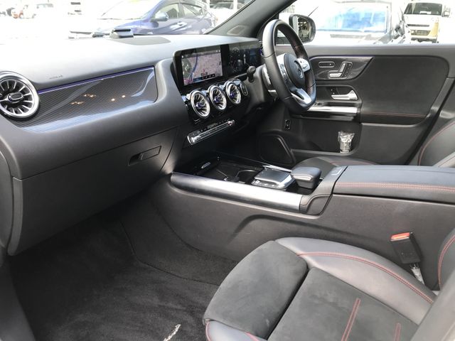 MERCEDES BENZ GLA CL 2021 Image 31