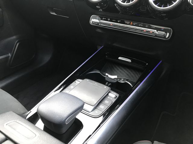 MERCEDES BENZ GLA CL 2021 Image 31