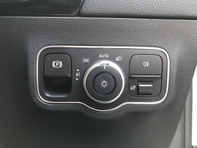 MERCEDES BENZ GLA CL 2021 Image 31