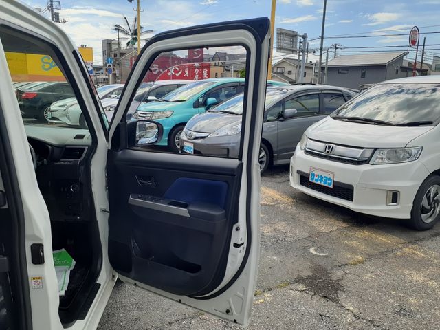 TOYOTA TANK 2019 Image 31