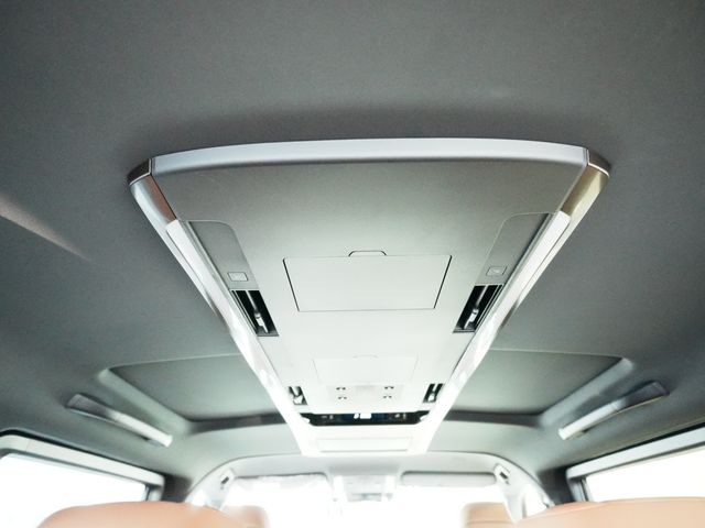 TOYOTA VELLFIRE  HYBRID 2025 Image 31