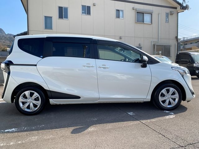 TOYOTA SIENTA HYBRID 2021 Image 31