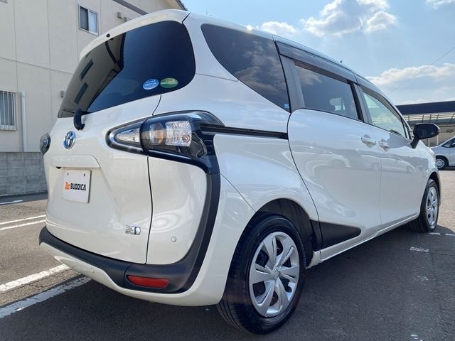 TOYOTA SIENTA HYBRID 2021 Image 31