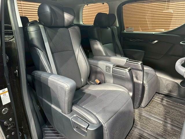 TOYOTA VELLFIRE 2018 Image 31