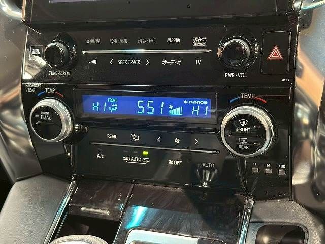 TOYOTA VELLFIRE 2018 Image 31