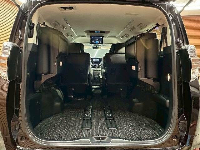 TOYOTA VELLFIRE 2018 Image 31