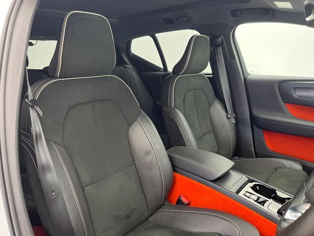 VOLVO XC40 2018 Image 31