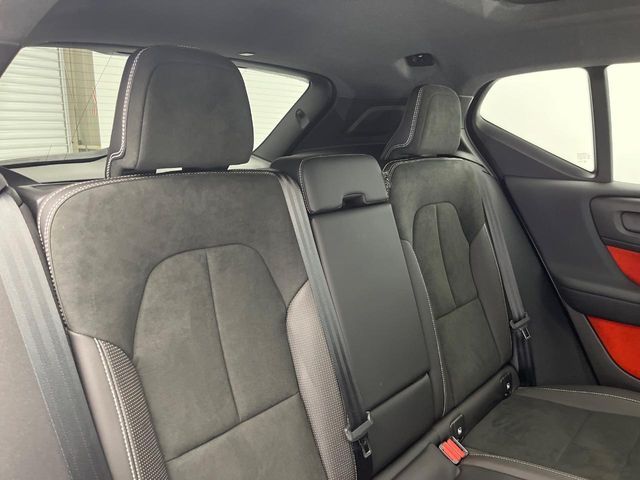 VOLVO XC40 2018 Image 31