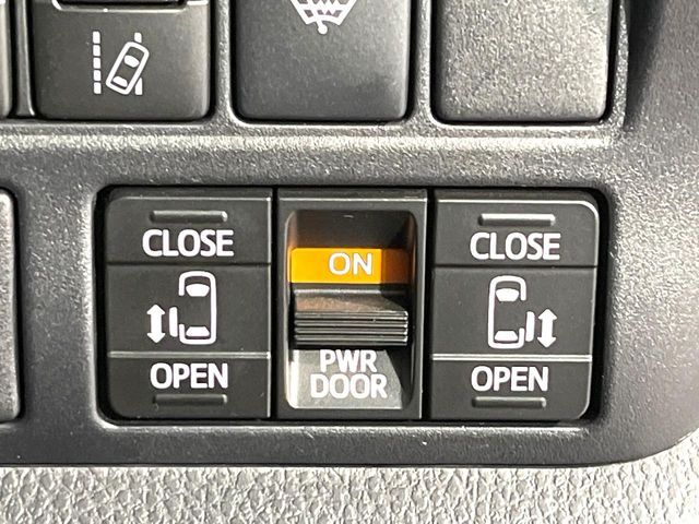 TOYOTA VOXY 2019 Image 31