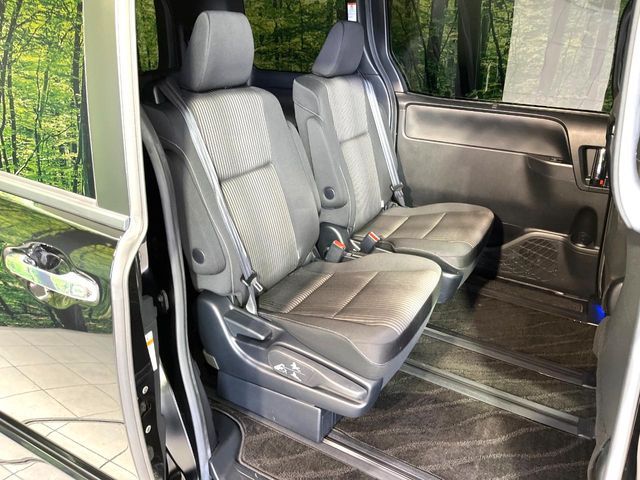 TOYOTA VOXY 2019 Image 31