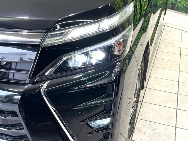 TOYOTA VOXY 2019 Image 31