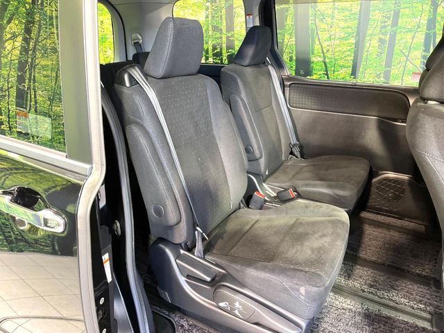 TOYOTA VOXY HYBRID 2014 Image 31