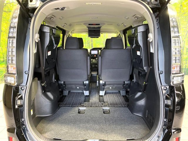 TOYOTA VOXY HYBRID 2014 Image 31