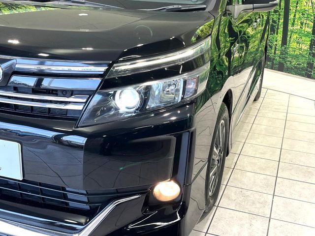 TOYOTA VOXY HYBRID 2014 Image 31