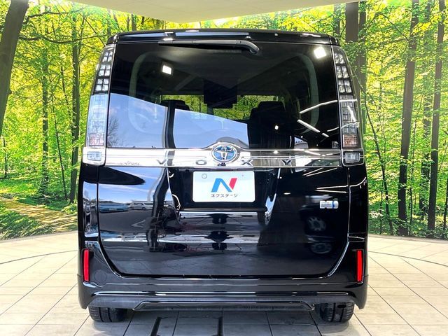 TOYOTA VOXY HYBRID 2014 Image 31