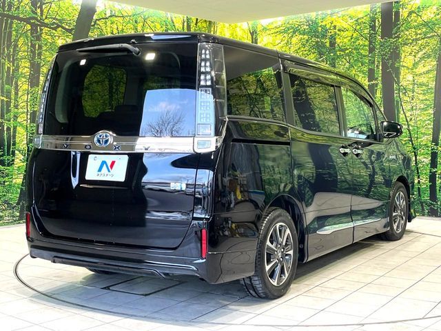 TOYOTA VOXY HYBRID 2014 Image 31