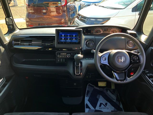 HONDA N BOX CUSTOM 2021 Image 31