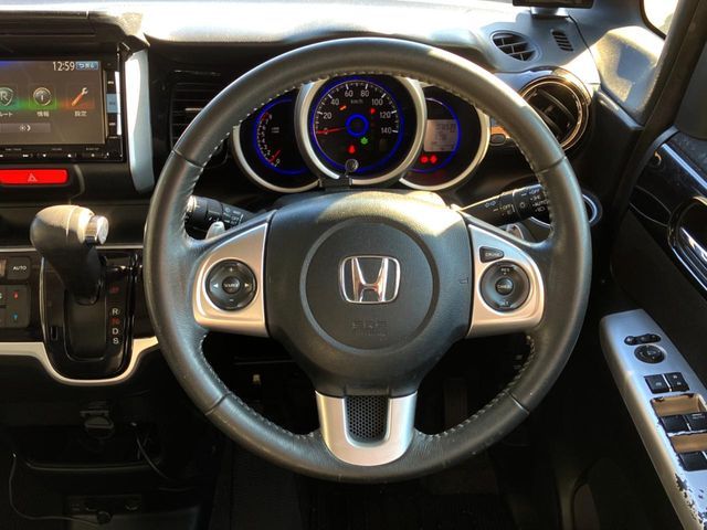 HONDA N BOX CUSTOM 2015 Image 31