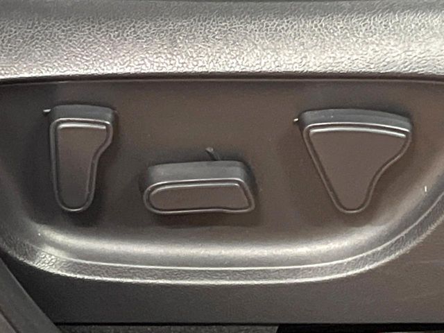 TOYOTA YARIS CROSS HYBRID 2023 Image 31