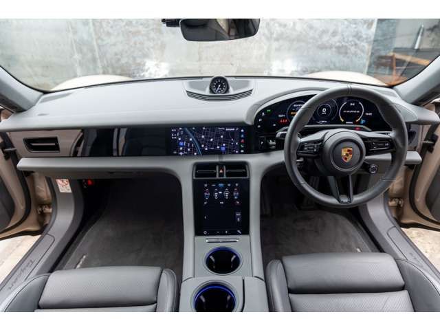 PORSCHE TAYCAN 2021 Image 31