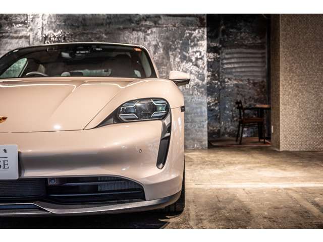 PORSCHE TAYCAN 2021 Image 31