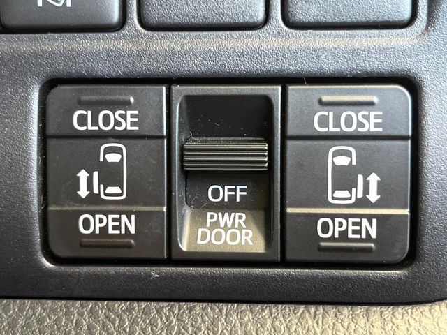 TOYOTA NOAH 2020 Image 31