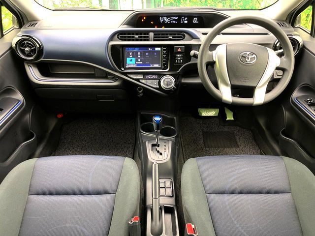 TOYOTA AQUA 2015 Image 31