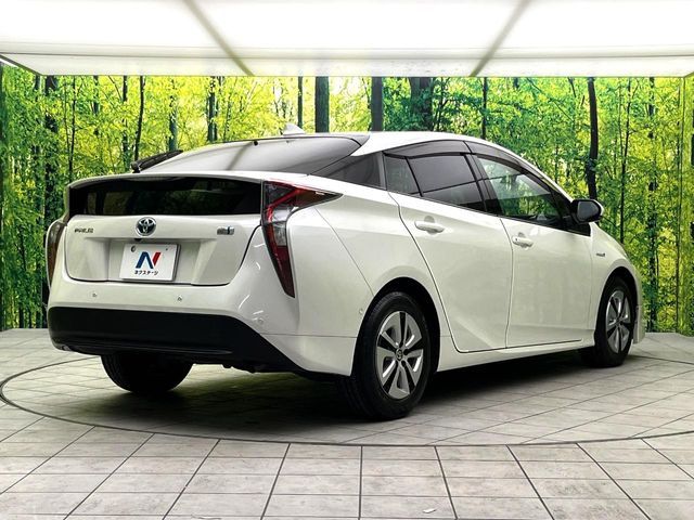 TOYOTA PRIUS 2016 Image 31