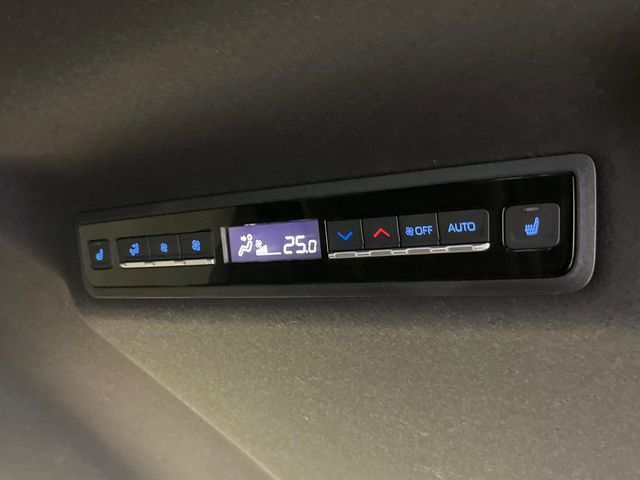 TOYOTA VOXY HYBRID 2022 Image 31