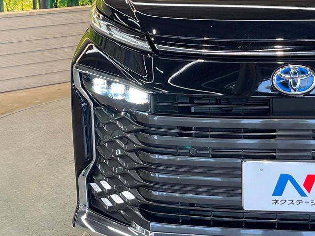 TOYOTA VOXY HYBRID 2022 Image 31