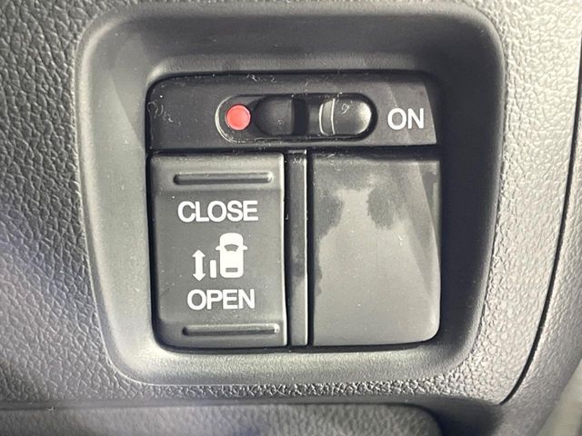 HONDA N BOX CUSTOM 2015 Image 31