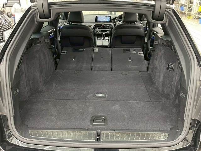 BMW 5SERIES TOURING 2017 Image 31