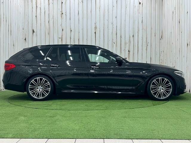 BMW 5SERIES TOURING 2017 Image 31