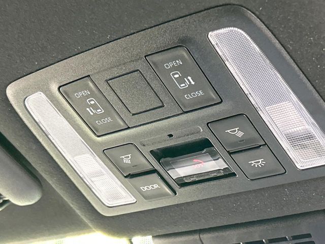 TOYOTA NOAH HYBRID 2022 Image 31