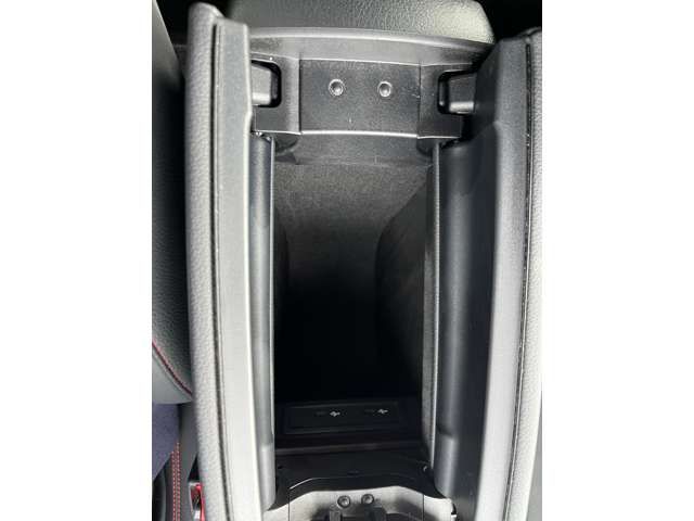 MERCEDES BENZ EQB 2023 Image 31